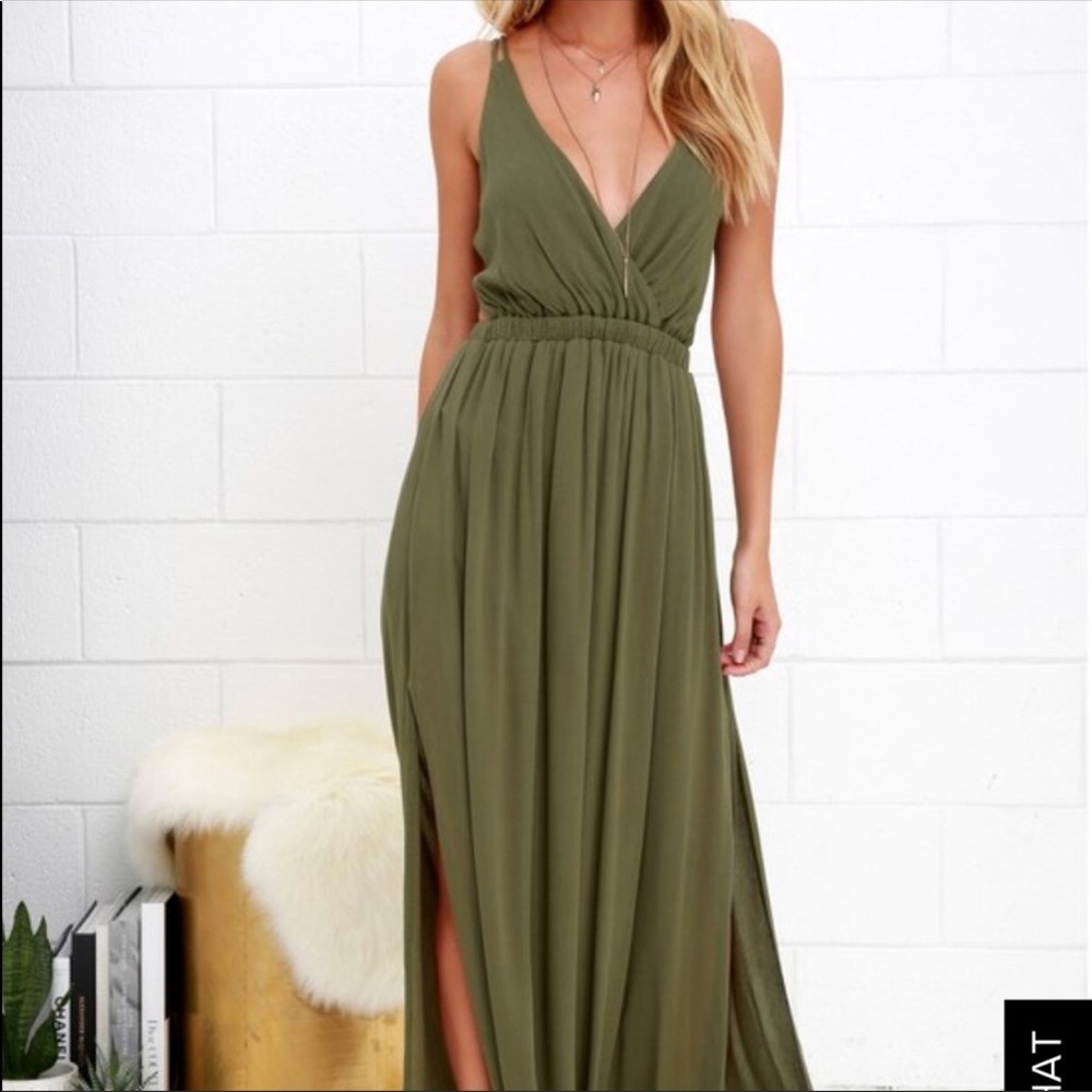 LuLu’s Lost in Paradise Maxi Dress!